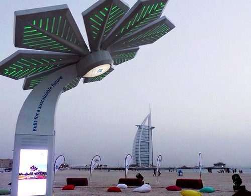 Умные wi-fi пальмы в Дубае